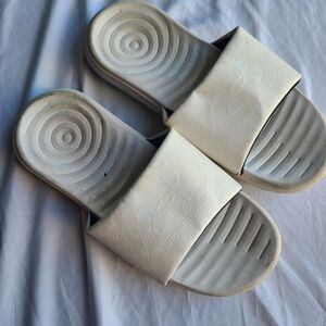 Under Armour White Slide Sandals Size 6
